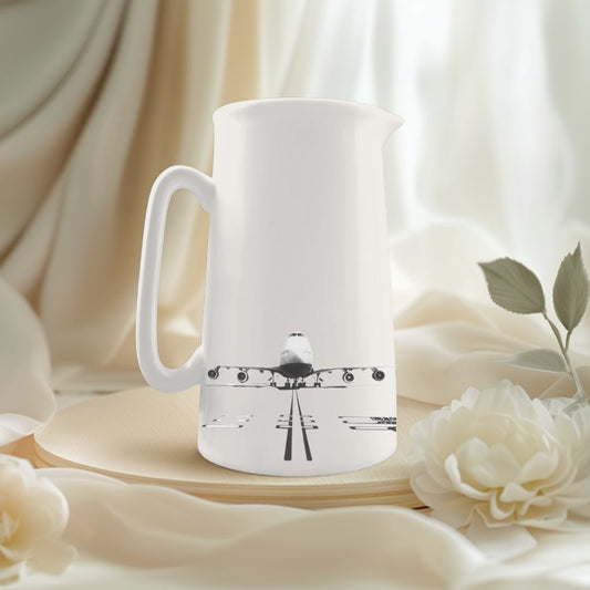 Beautifully illustrated 747 jumbo jet on a premium bone china jug, ideal for adding a touch of wanderlust to your kitchen or office.

