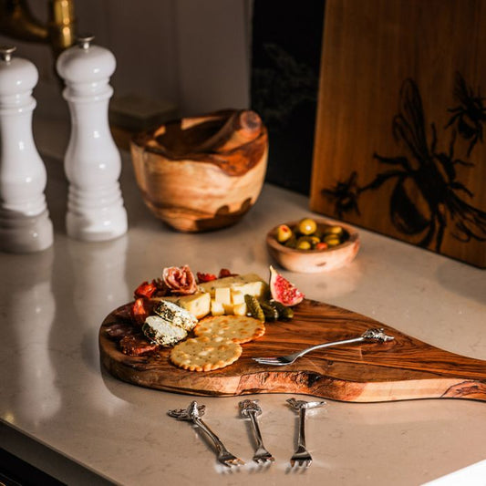 Set of 4 country animal pastry forks, beautifully boxed, featuring intricate animal designs perfect for countryside lovers, home entertainers, and those seeking unique kitchen accessories.