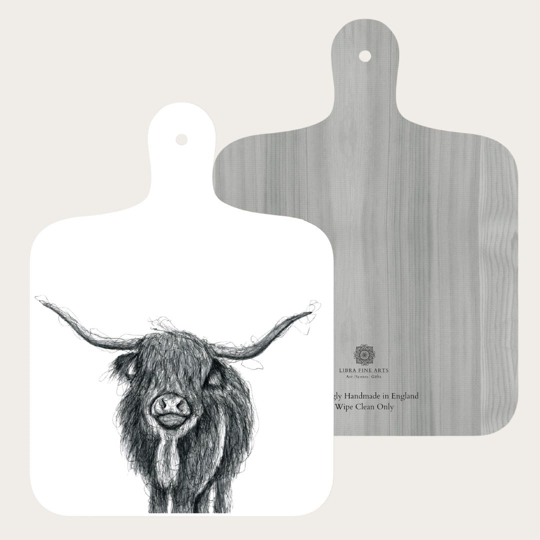 A mini chopping board featuring a hand-drawn illustration of a Highland Cow, capturing the cow’s distinctive features and shaggy mane. The design adds a rustic and charming touch, perfect for your kitchen or as a unique gift.